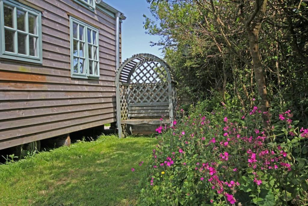 布德Tiny House On Isolated Farm By The Cornish Coast别墅 外观 照片