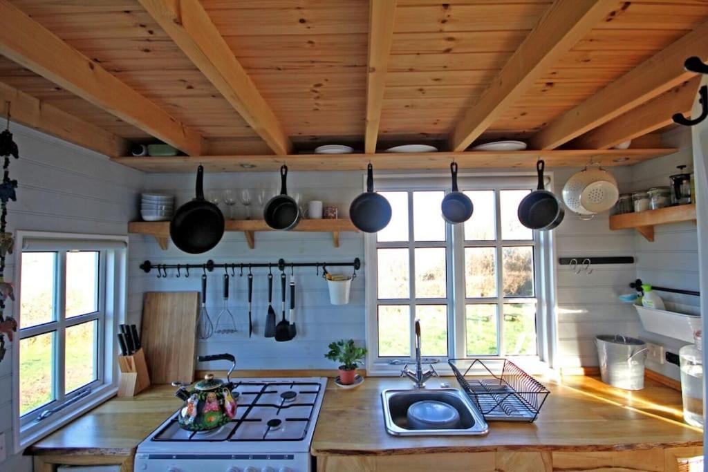 布德Tiny House On Isolated Farm By The Cornish Coast别墅 外观 照片